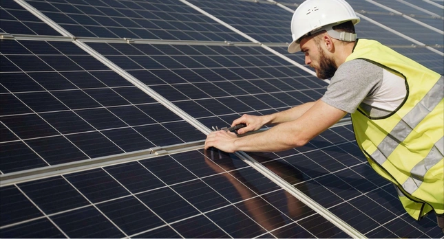 Emergency solar panel repair service in Los Angeles by Solar Panel Pro LA